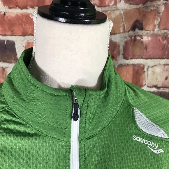 Saucony green women’s pullover - Picture 2 of 7